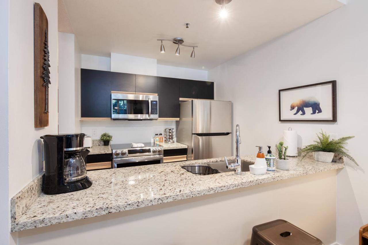 Bright Suite At Ski In/Out Glacier Lodge! Whistler Luaran gambar