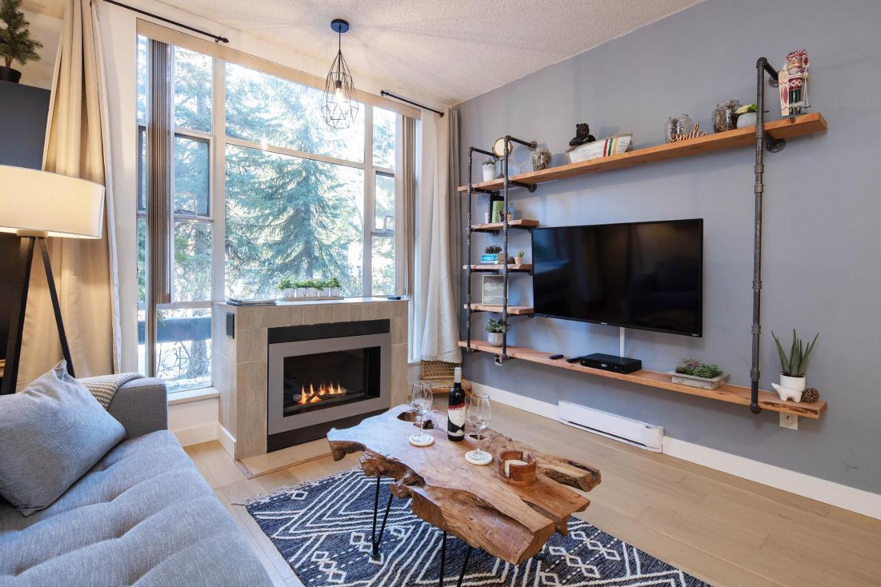 Bright Suite At Ski In/Out Glacier Lodge! Whistler Luaran gambar