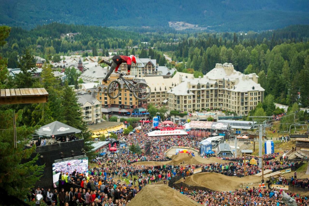 Bright Suite At Ski In/Out Glacier Lodge! Whistler Luaran gambar